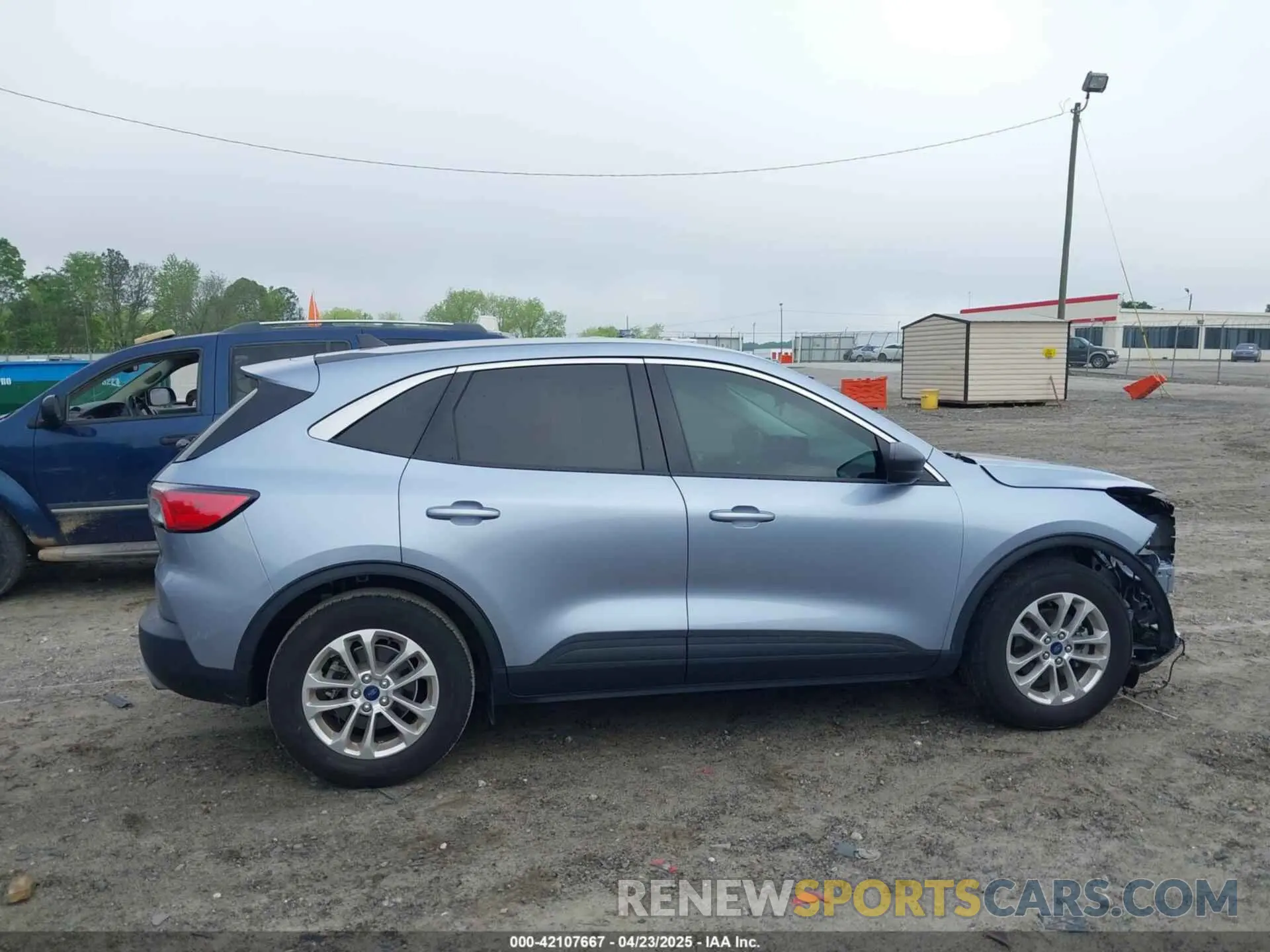 14 fotografías del automóvil dañado 1FMCU0G61NUB15746 FORD ESCAPE 2022