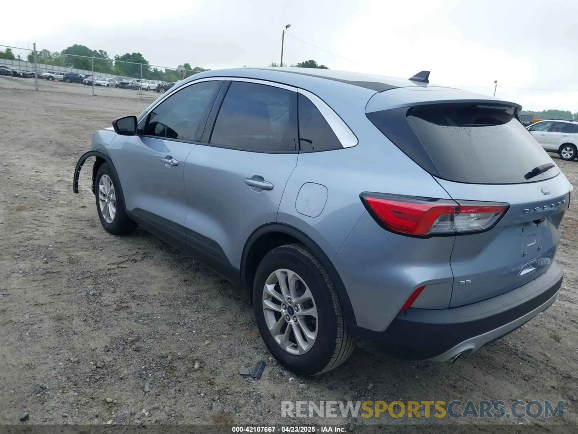 3 fotografías del automóvil dañado 1FMCU0G61NUB15746 FORD ESCAPE 2022