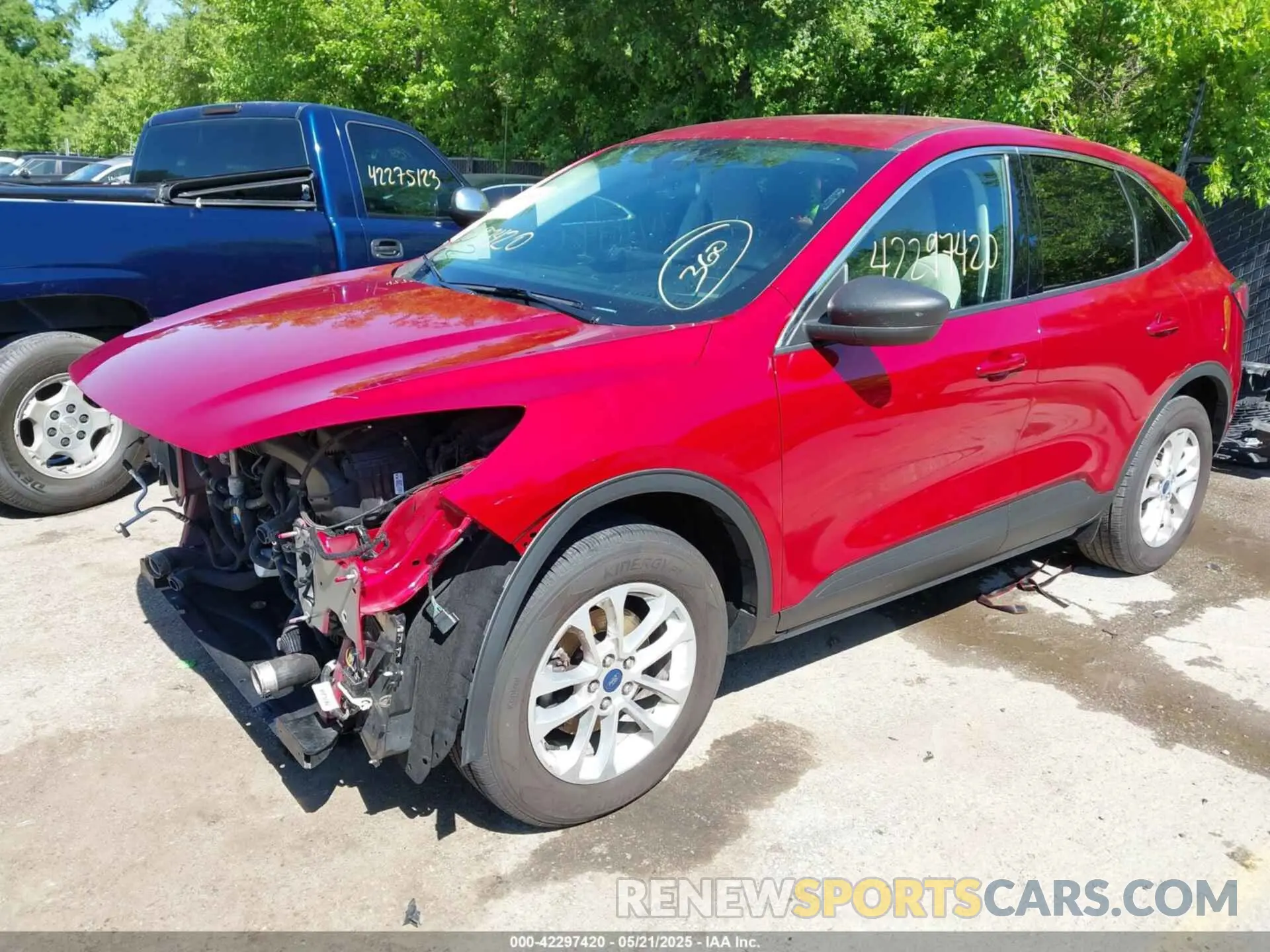 2 fotografías del automóvil dañado 1FMCU0G61NUB50870 FORD ESCAPE 2022