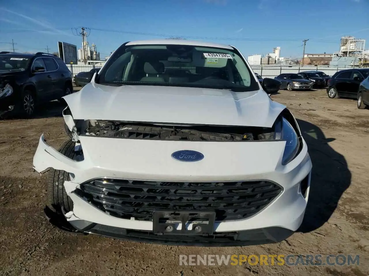 5 fotografías del automóvil dañado 1FMCU0G61NUB61934 FORD ESCAPE 2022