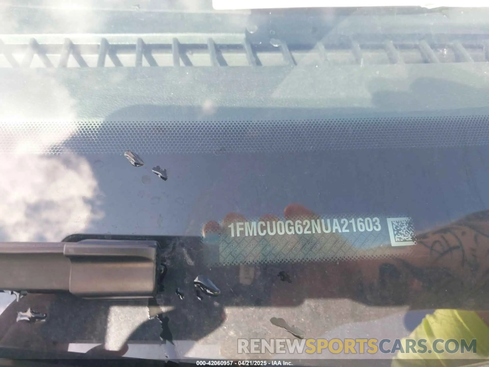 9 fotografías del automóvil dañado 1FMCU0G62NUA21603 FORD ESCAPE 2022