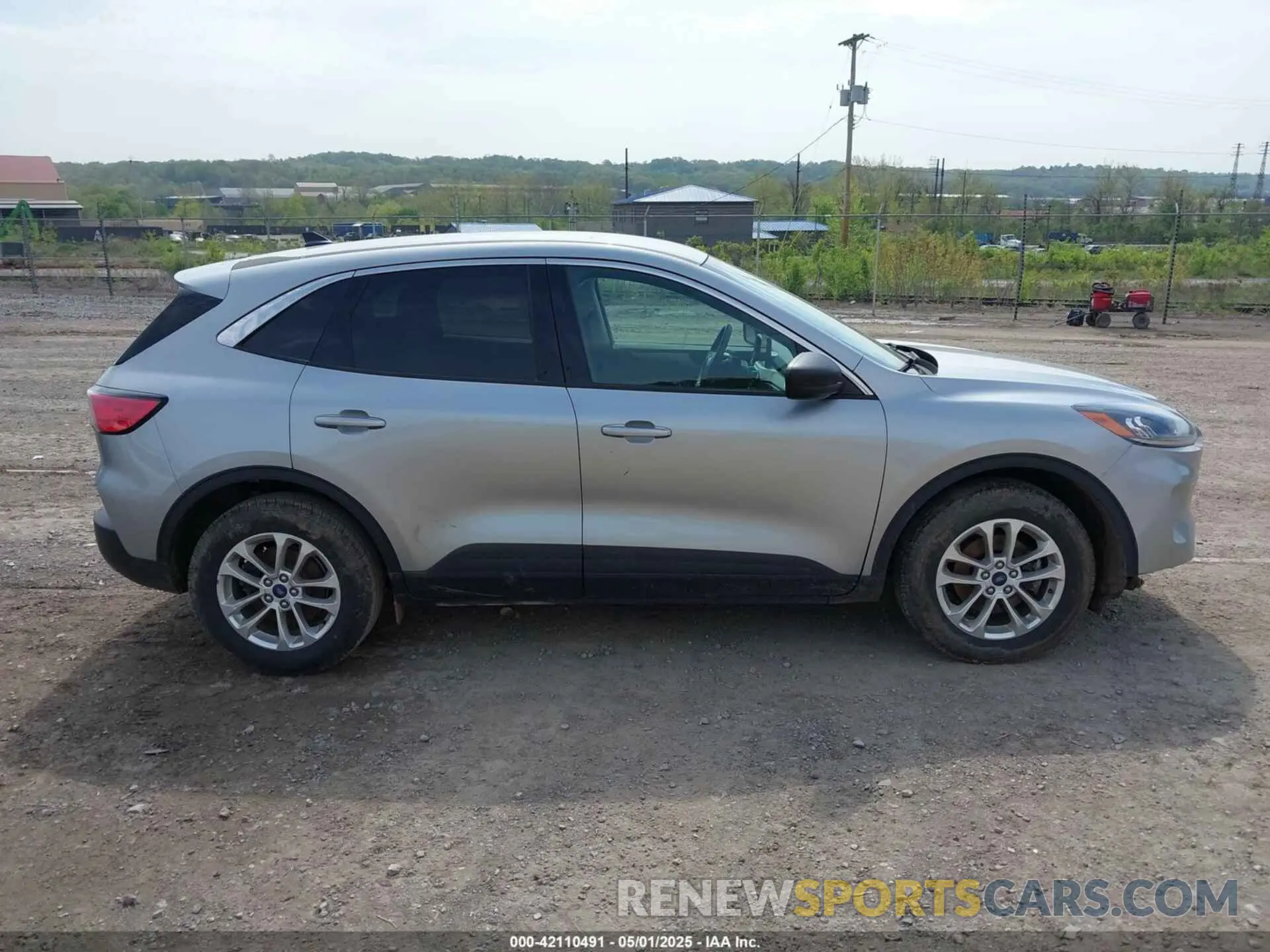 13 fotografías del automóvil dañado 1FMCU0G62NUB81349 FORD ESCAPE 2022