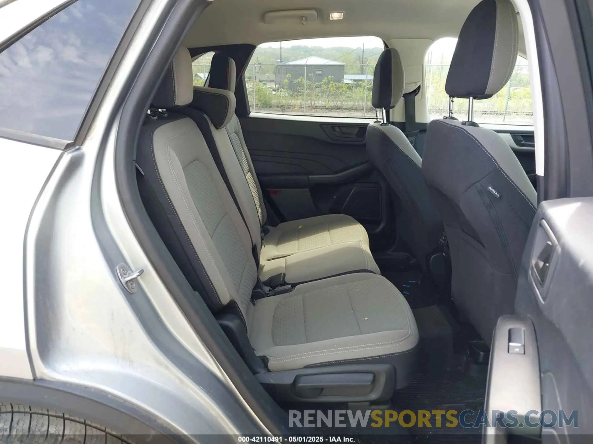 8 fotografías del automóvil dañado 1FMCU0G62NUB81349 FORD ESCAPE 2022