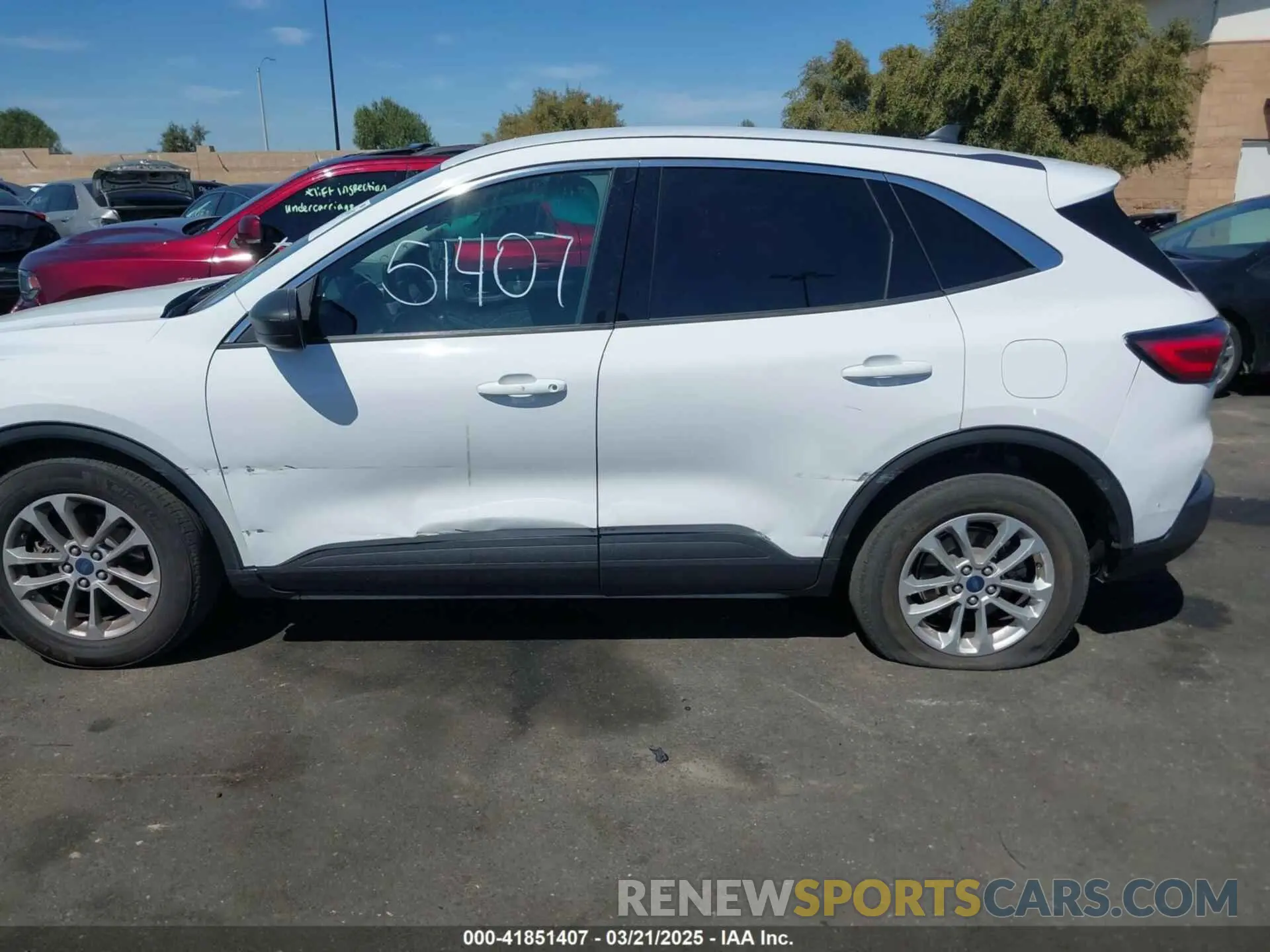 6 fotografías del automóvil dañado 1FMCU0G63NUB42236 FORD ESCAPE 2022