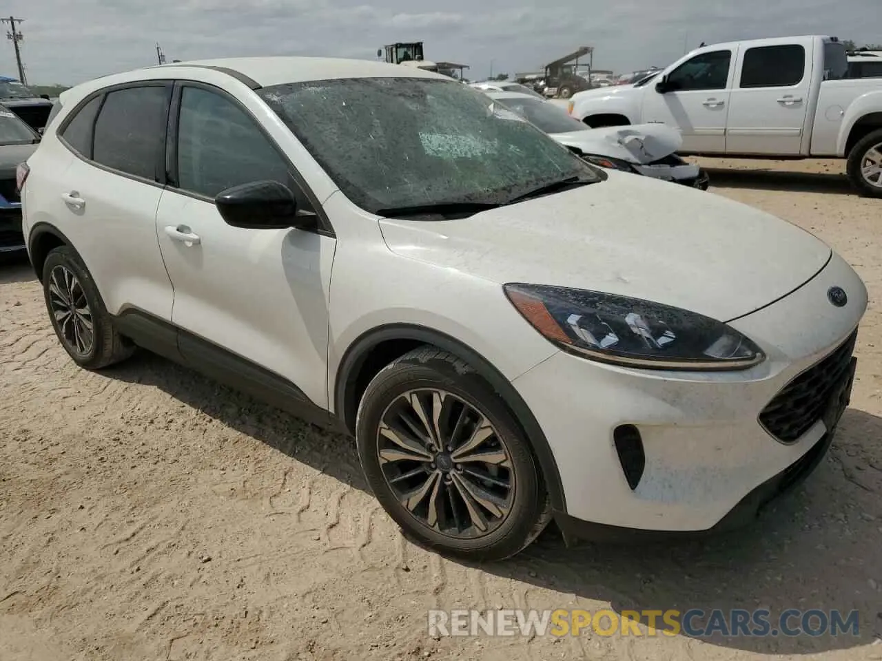 4 fotografías del automóvil dañado 1FMCU0G64NUA30996 FORD ESCAPE 2022