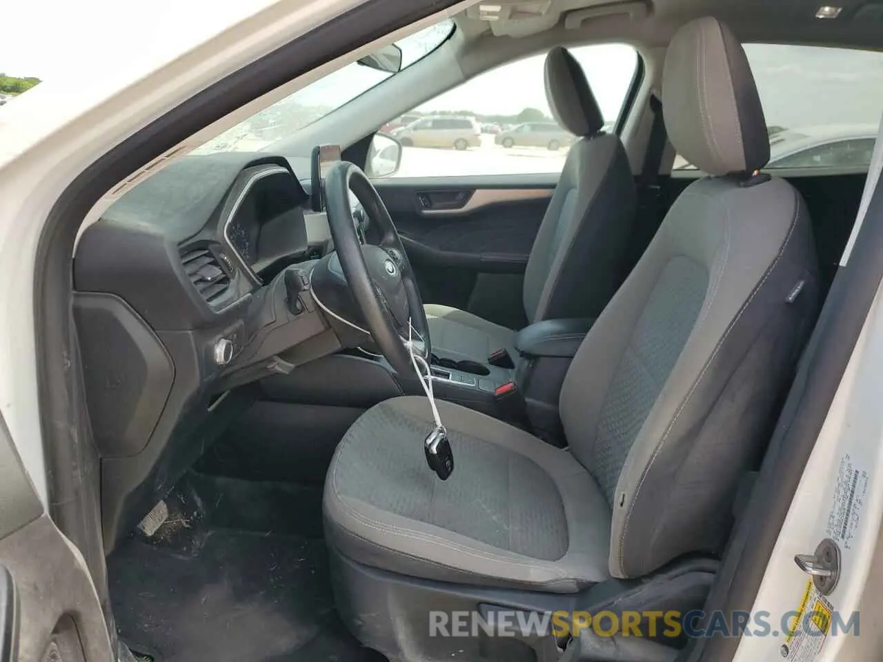 7 fotografías del automóvil dañado 1FMCU0G64NUA30996 FORD ESCAPE 2022