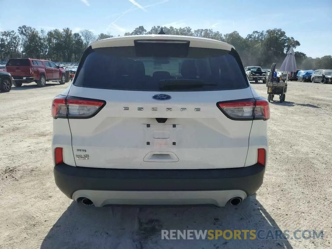 6 fotografías del automóvil dañado 1FMCU0G64NUA85402 FORD ESCAPE 2022
