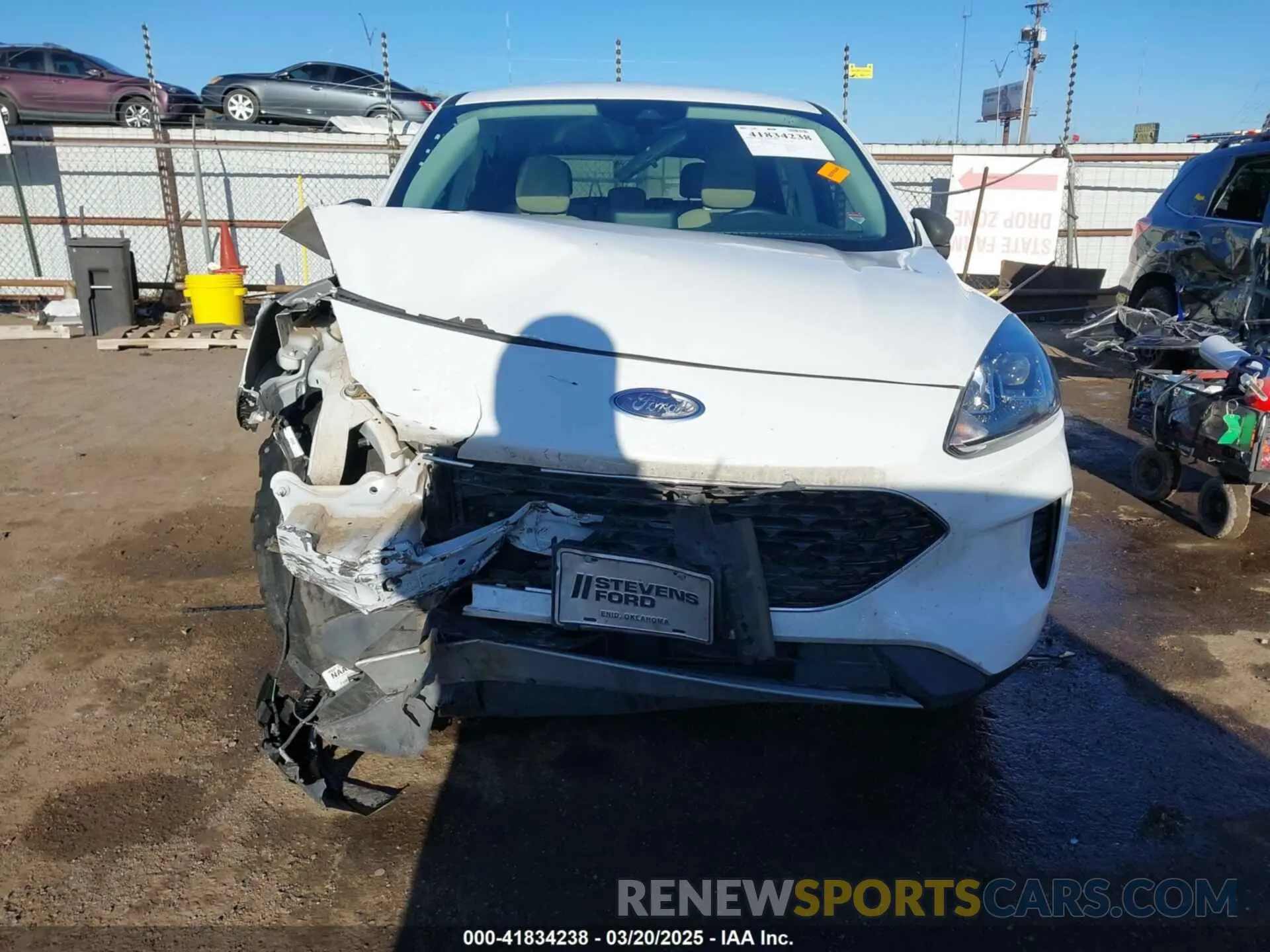 13 fotografías del automóvil dañado 1FMCU0G64NUB64536 FORD ESCAPE 2022