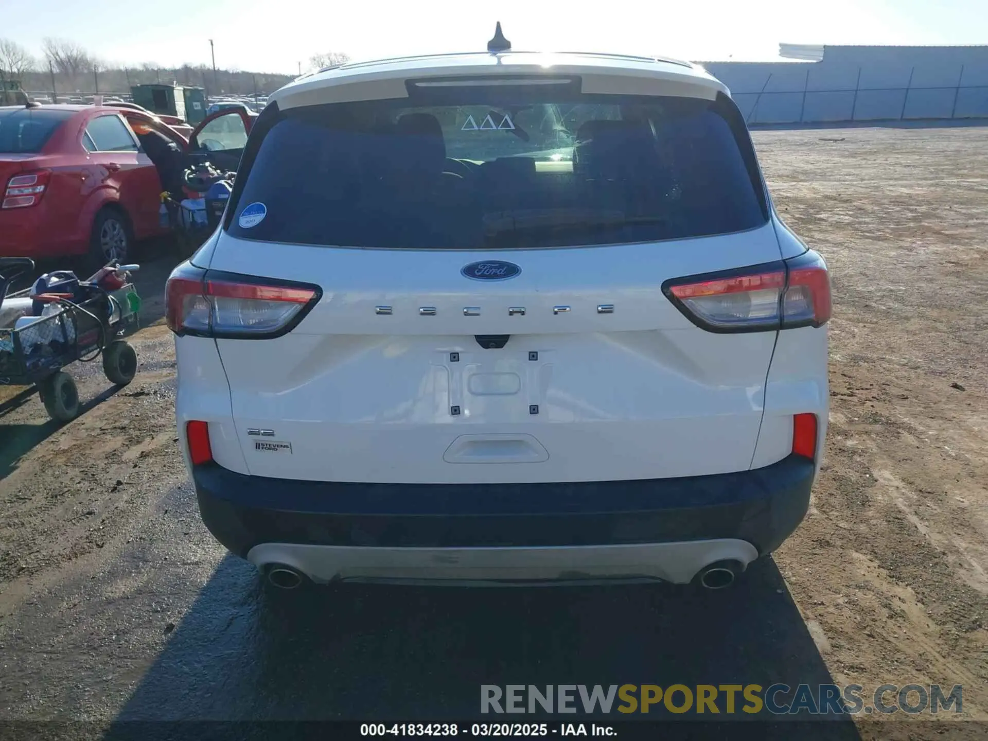 17 fotografías del automóvil dañado 1FMCU0G64NUB64536 FORD ESCAPE 2022