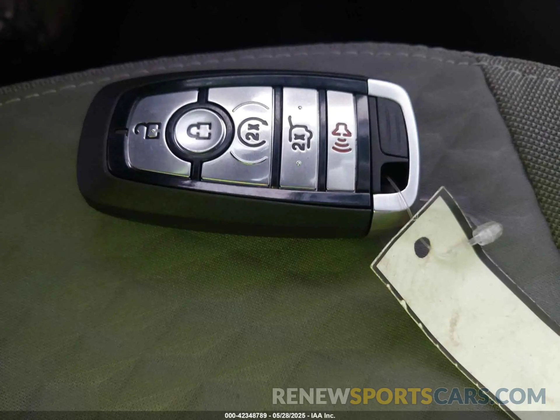 11 fotografías del automóvil dañado 1FMCU0G64NUB81742 FORD ESCAPE 2022