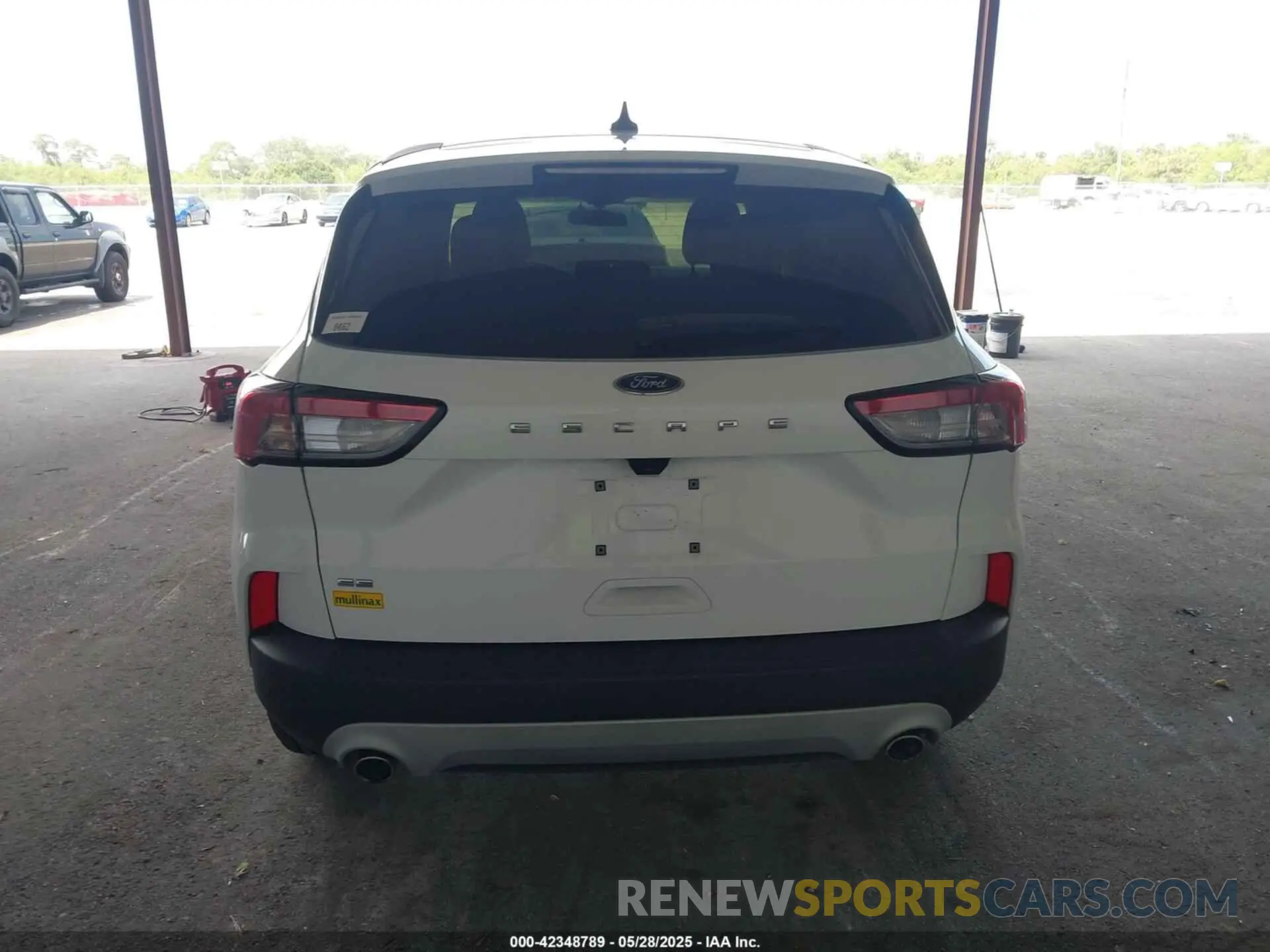 17 fotografías del automóvil dañado 1FMCU0G64NUB81742 FORD ESCAPE 2022