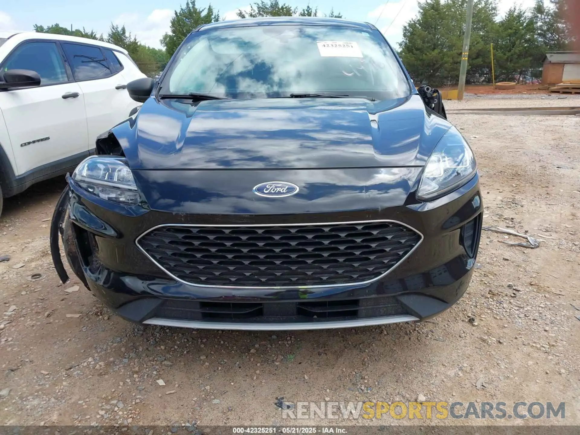 12 fotografías del automóvil dañado 1FMCU0G65NUA54496 FORD ESCAPE 2022