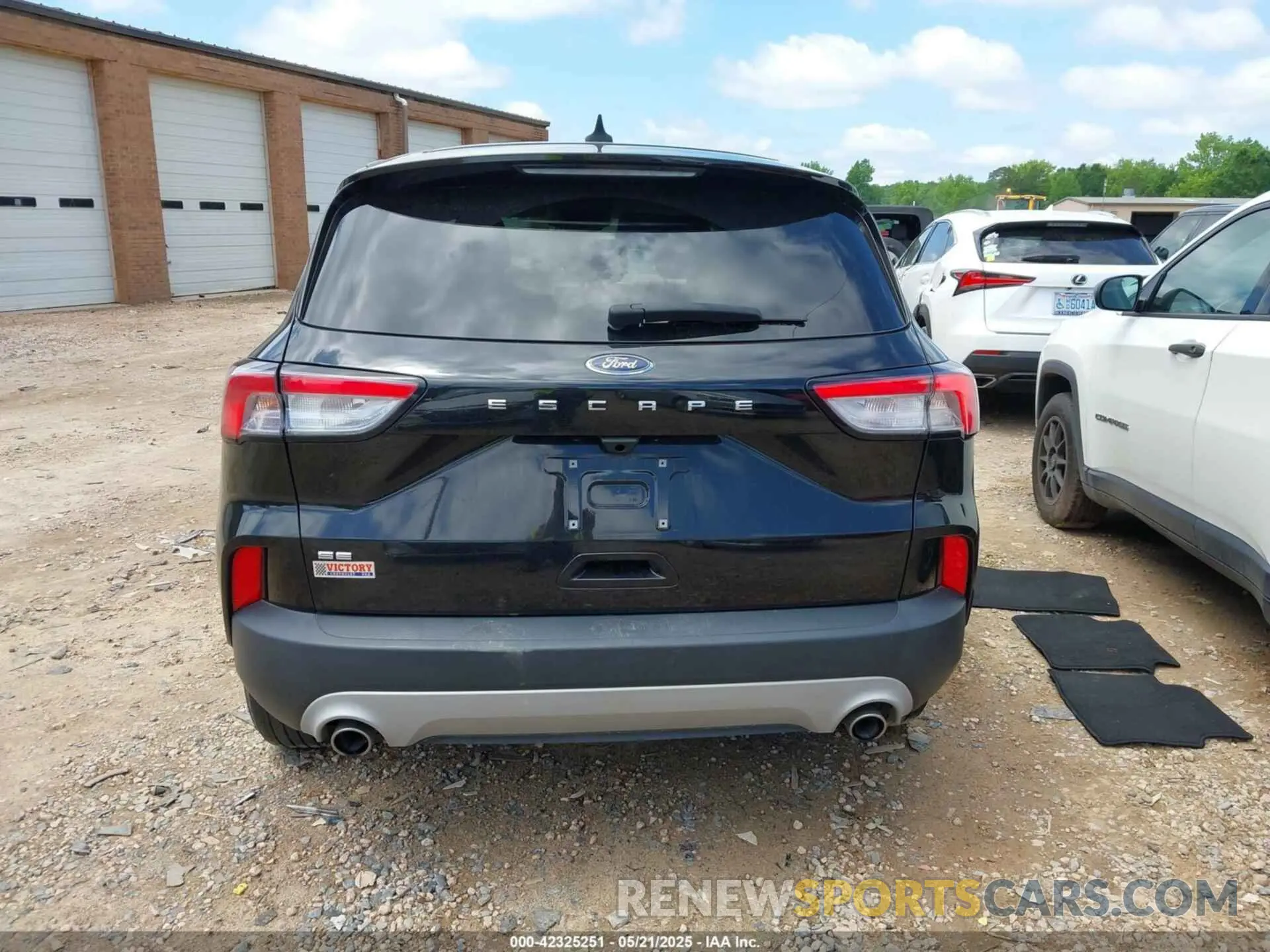 16 fotografías del automóvil dañado 1FMCU0G65NUA54496 FORD ESCAPE 2022