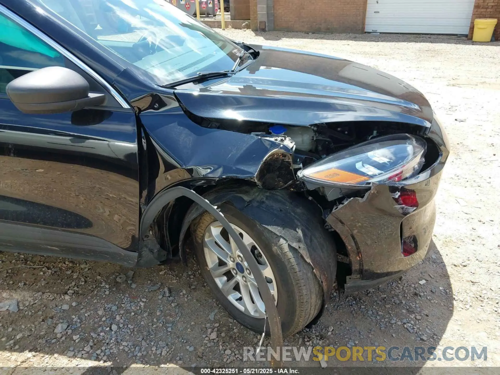 6 fotografías del automóvil dañado 1FMCU0G65NUA54496 FORD ESCAPE 2022