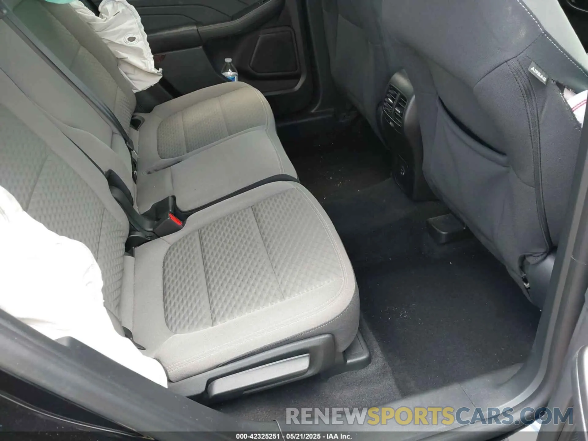 8 fotografías del automóvil dañado 1FMCU0G65NUA54496 FORD ESCAPE 2022