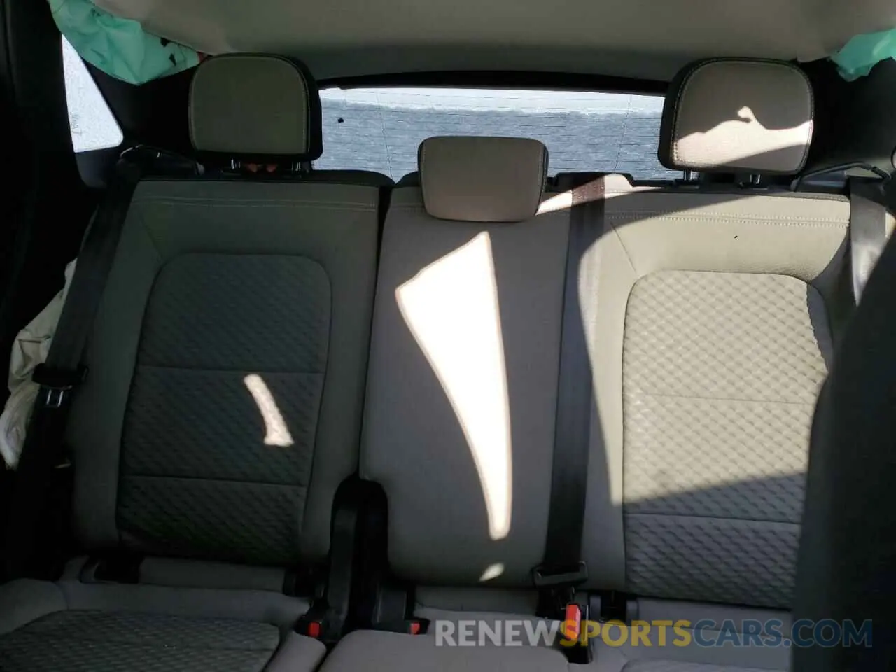 10 fotografías del automóvil dañado 1FMCU0G65NUB84732 FORD ESCAPE 2022