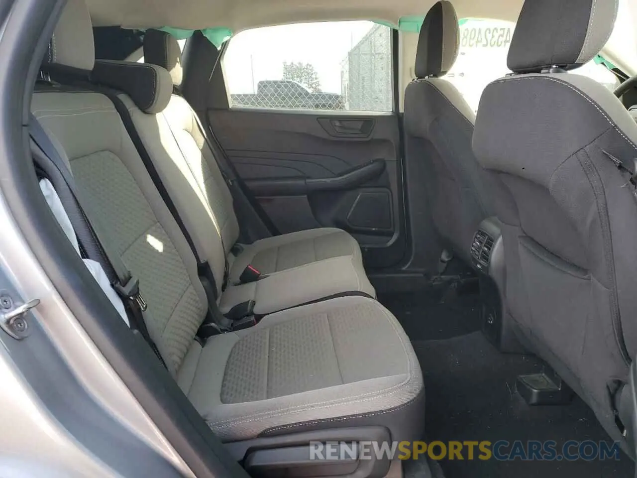11 fotografías del automóvil dañado 1FMCU0G65NUB84732 FORD ESCAPE 2022