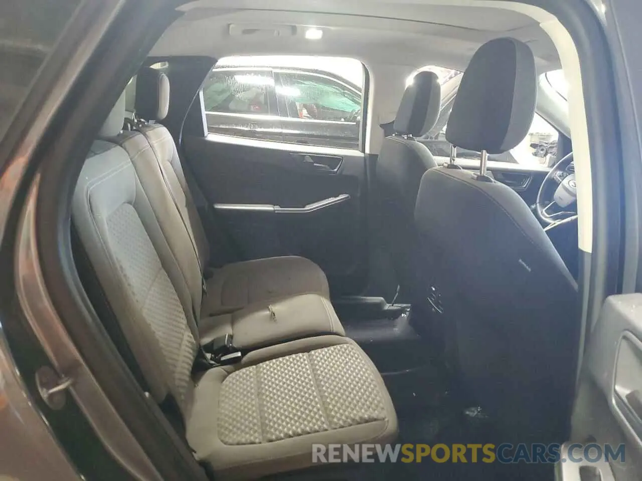 10 fotografías del automóvil dañado 1FMCU0G66NUA43023 FORD ESCAPE 2022