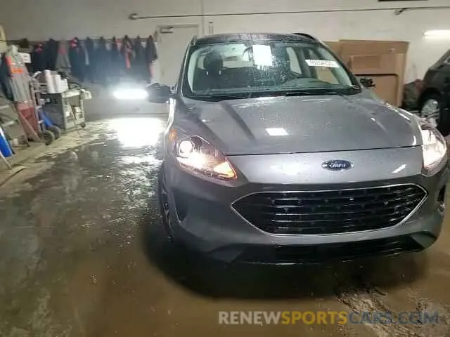 13 fotografías del automóvil dañado 1FMCU0G66NUA43023 FORD ESCAPE 2022