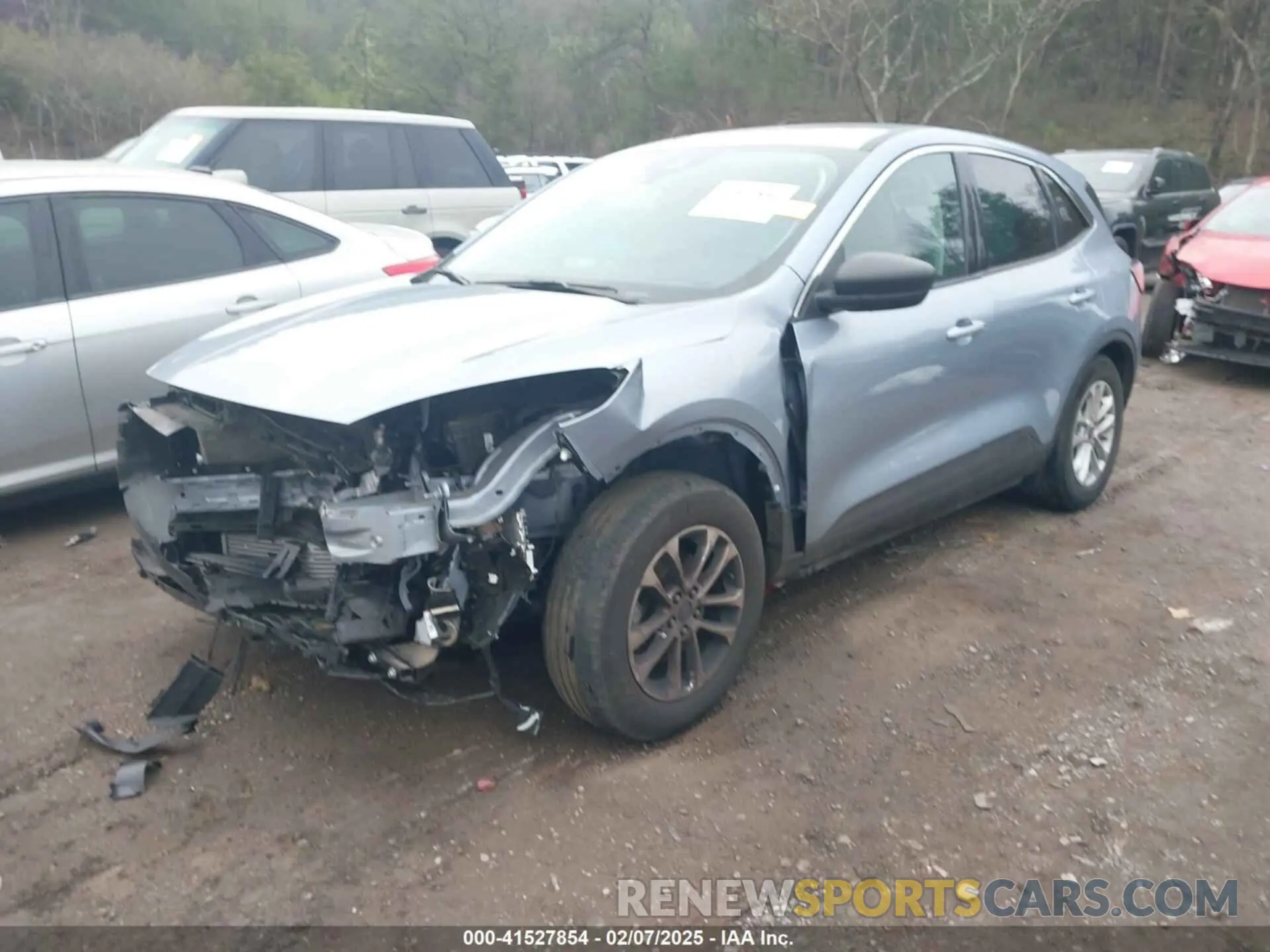 2 fotografías del automóvil dañado 1FMCU0G66NUA90987 FORD ESCAPE 2022