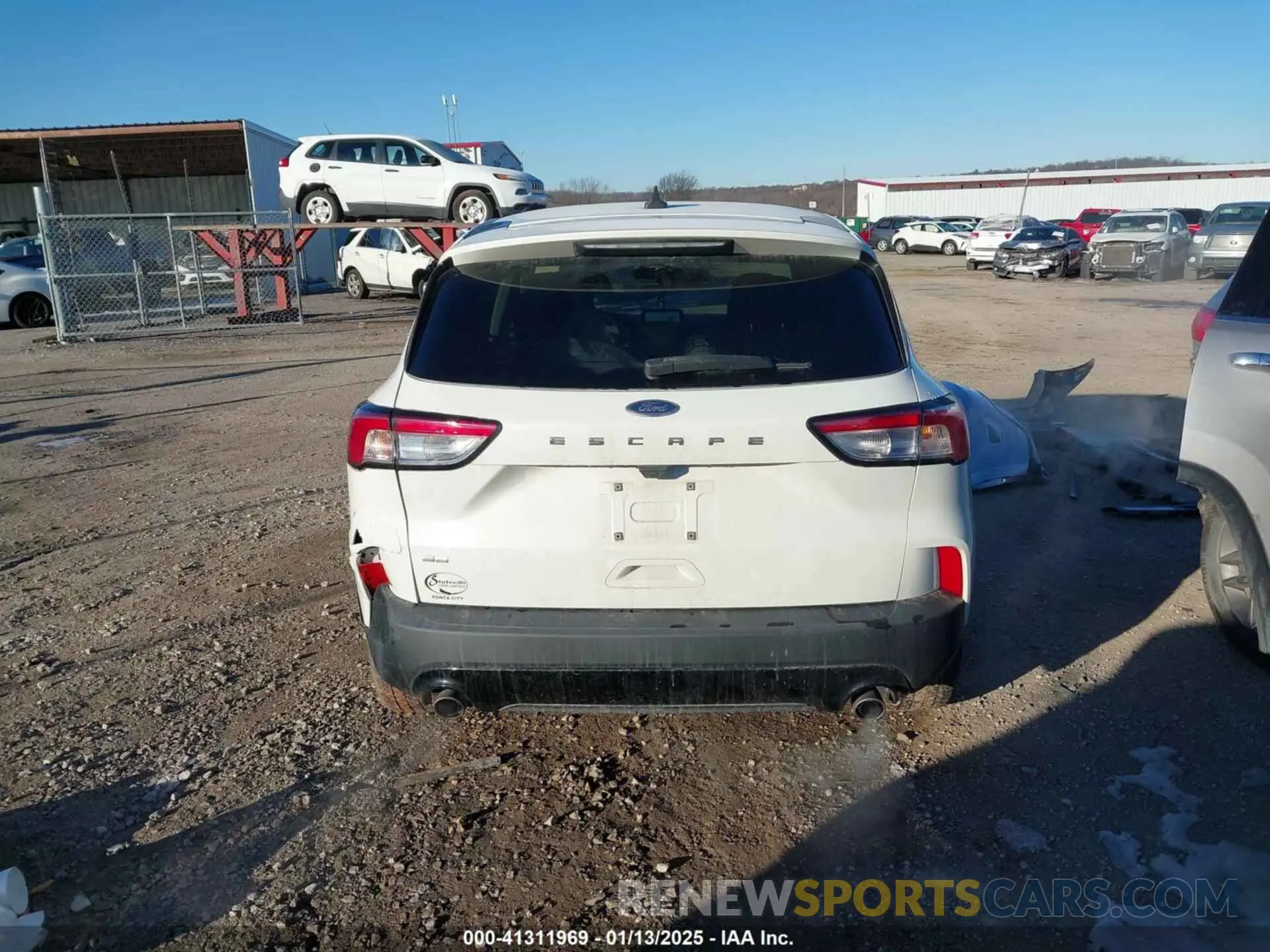 16 fotografías del automóvil dañado 1FMCU0G66NUB19761 FORD ESCAPE 2022