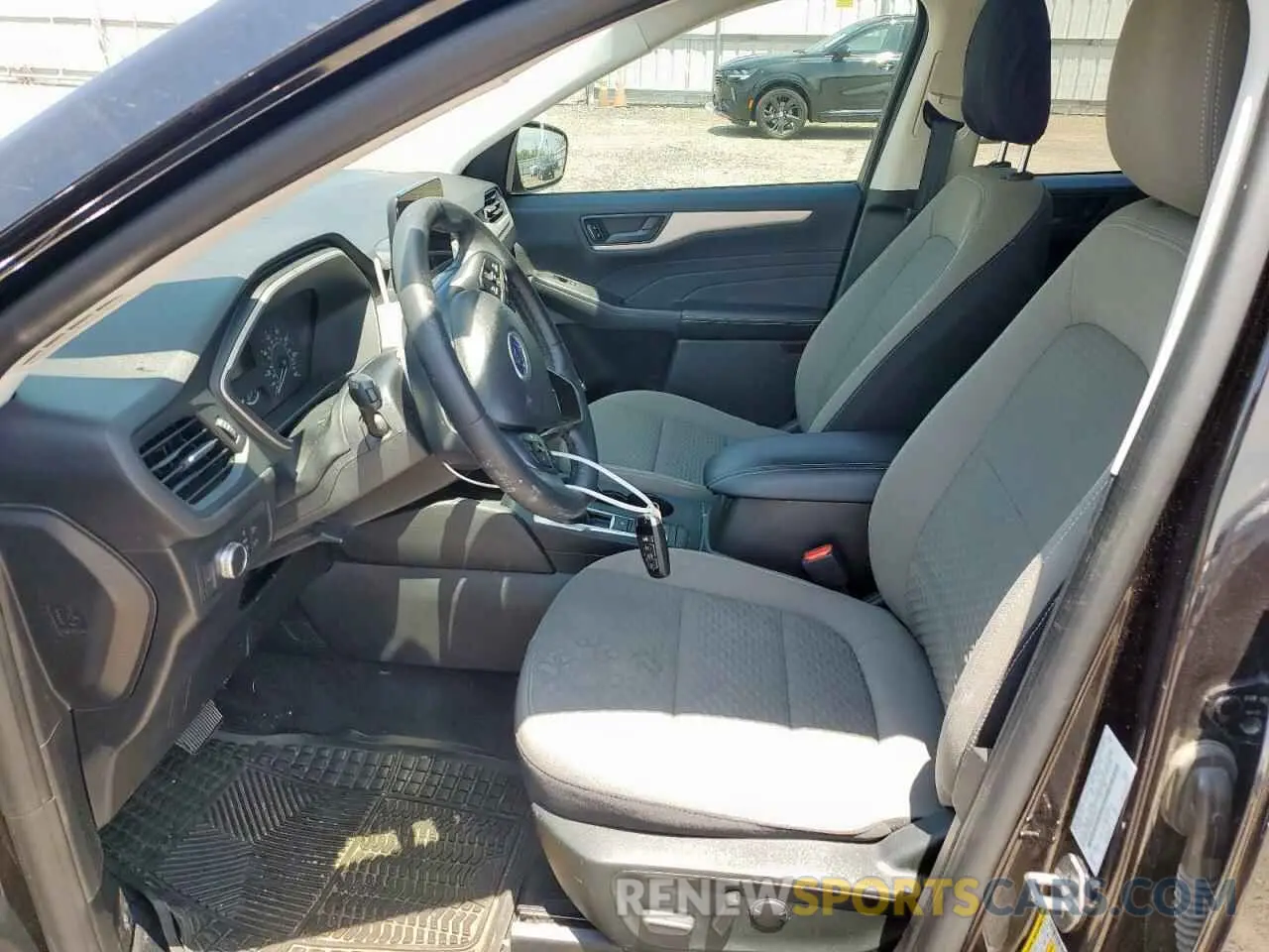 7 fotografías del automóvil dañado 1FMCU0G66NUB39377 FORD ESCAPE 2022