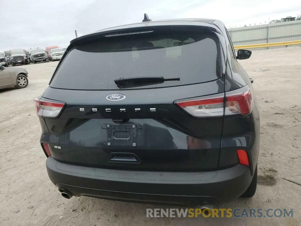 6 fotografías del automóvil dañado 1FMCU0G66NUB63811 FORD ESCAPE 2022