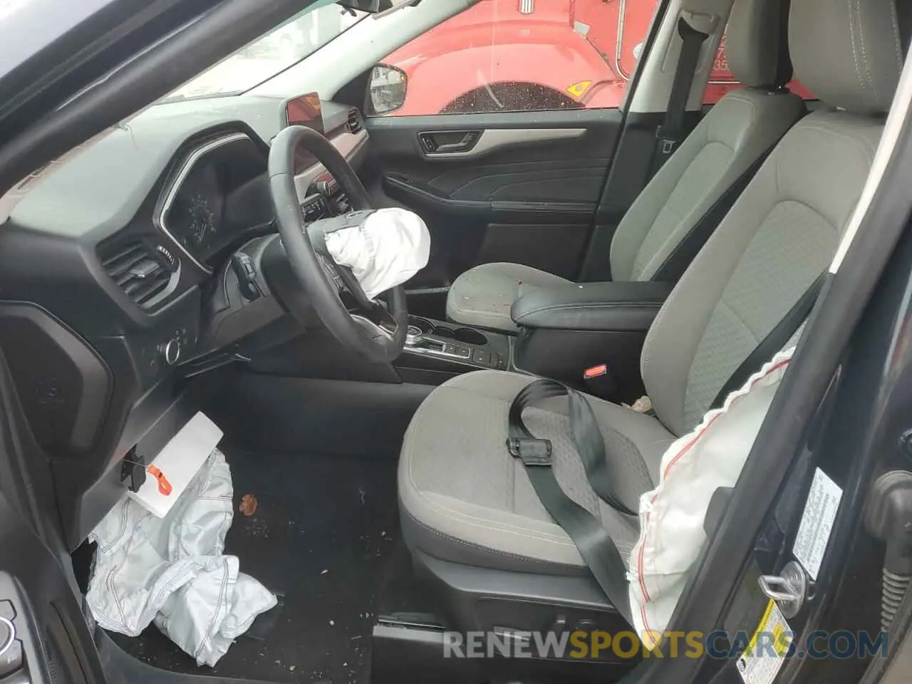 7 fotografías del automóvil dañado 1FMCU0G66NUB63811 FORD ESCAPE 2022