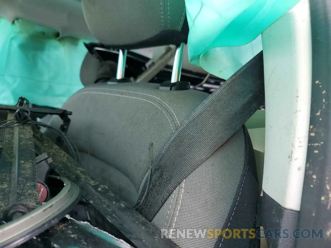10 fotografías del automóvil dañado 1FMCU0G66NUB83637 FORD ESCAPE 2022