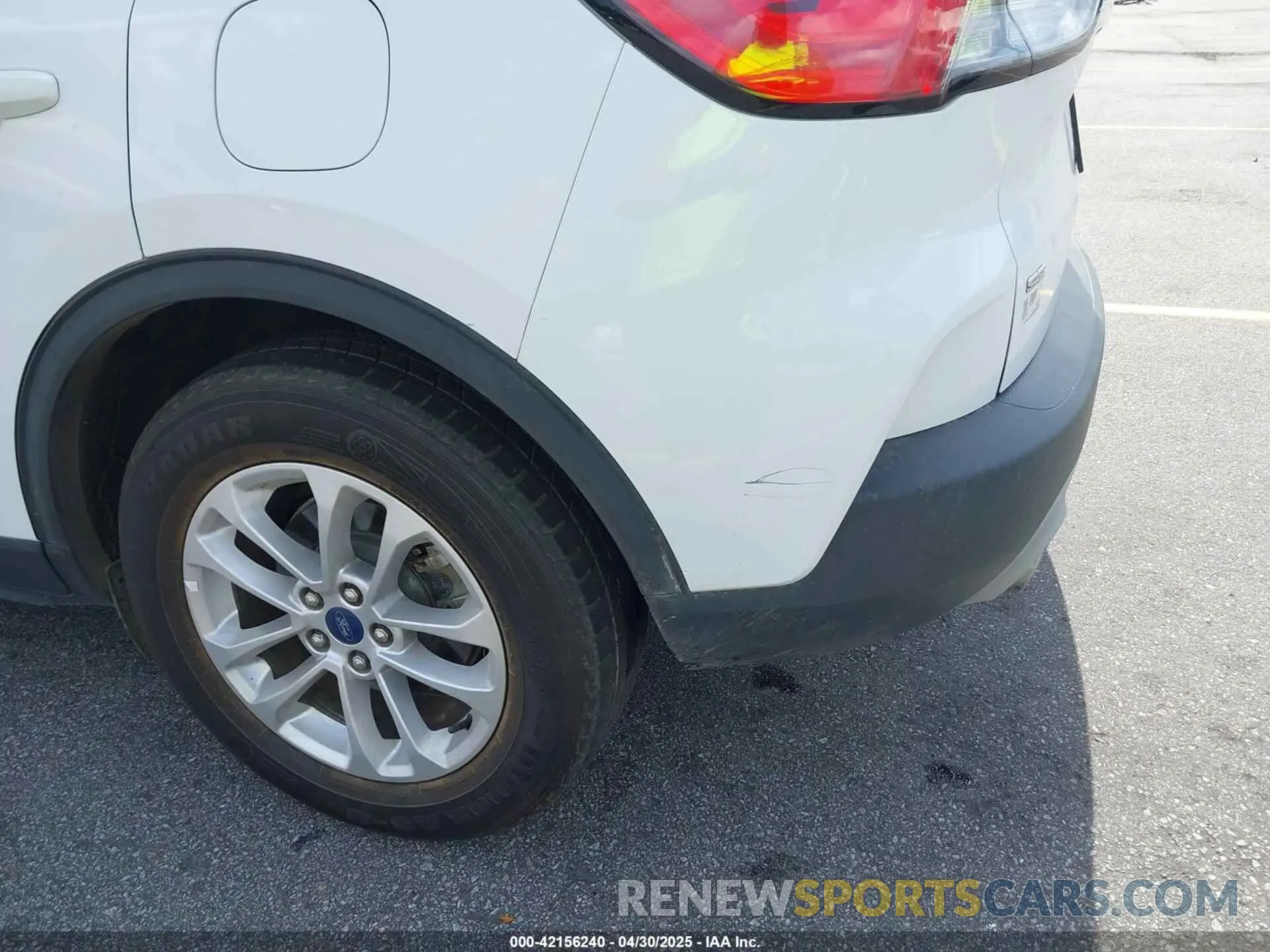 19 fotografías del automóvil dañado 1FMCU0G67NUA84373 FORD ESCAPE 2022