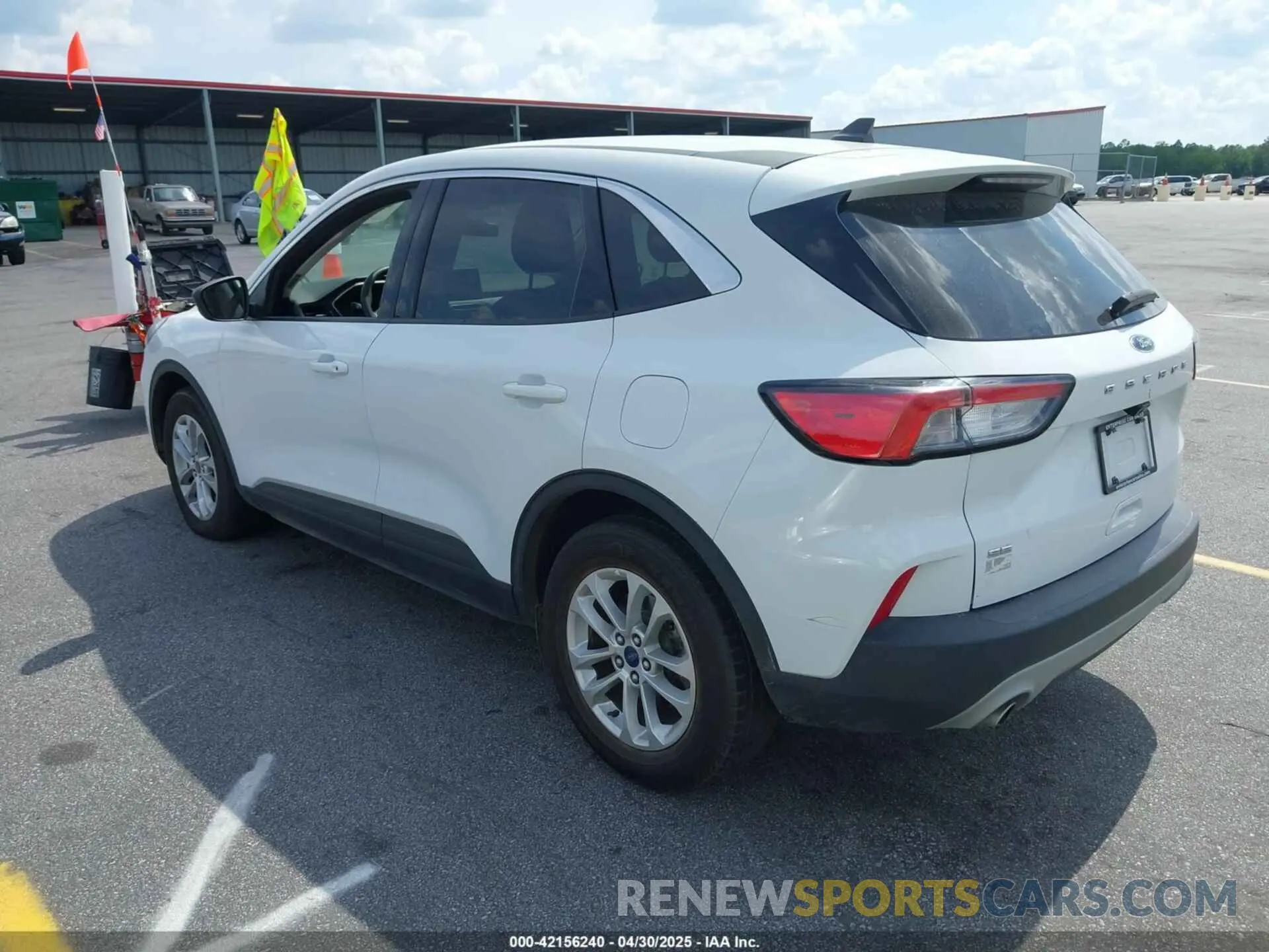 3 fotografías del automóvil dañado 1FMCU0G67NUA84373 FORD ESCAPE 2022