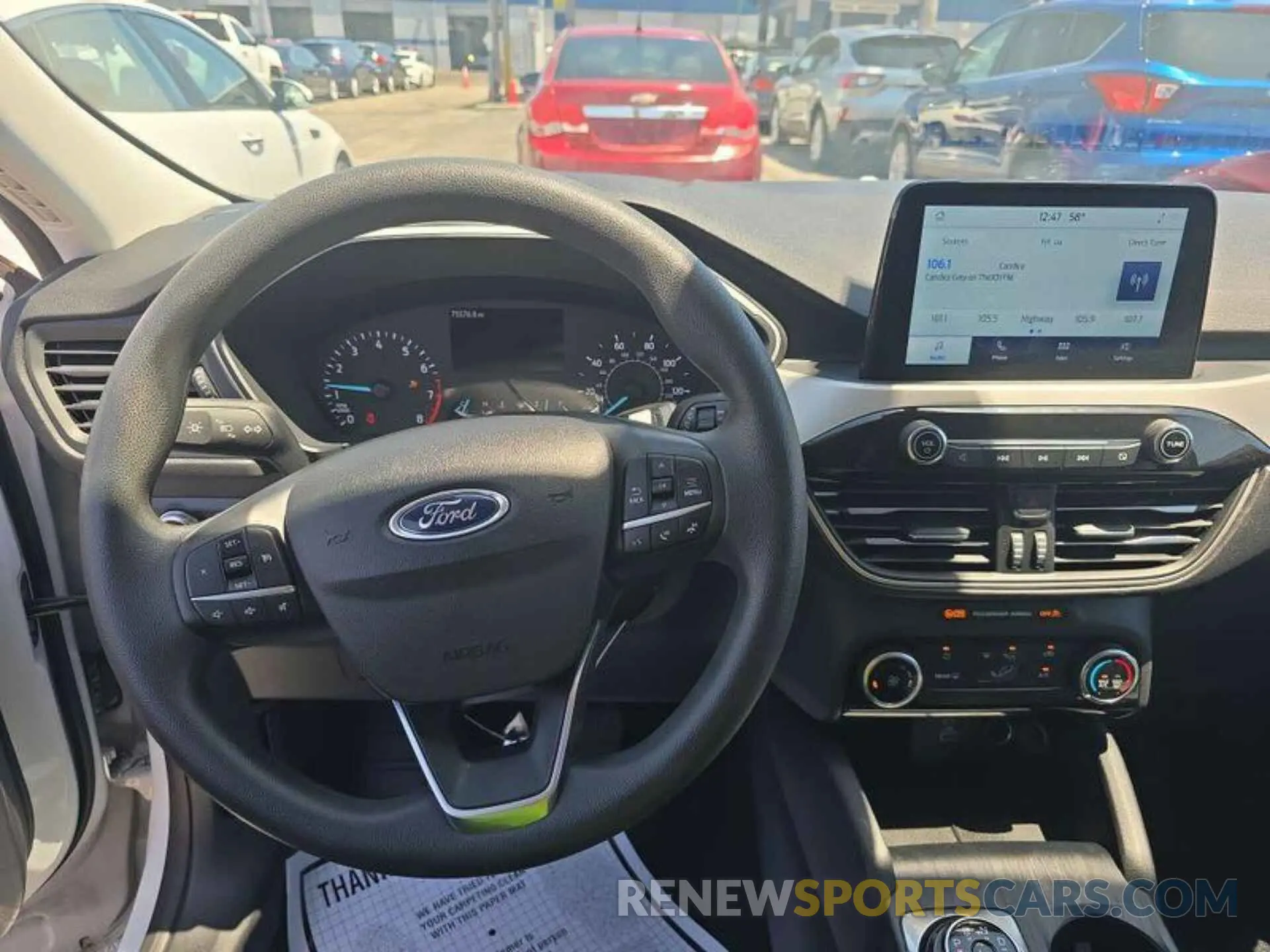 13 fotografías del automóvil dañado 1FMCU0G68NUA45601 FORD ESCAPE 2022