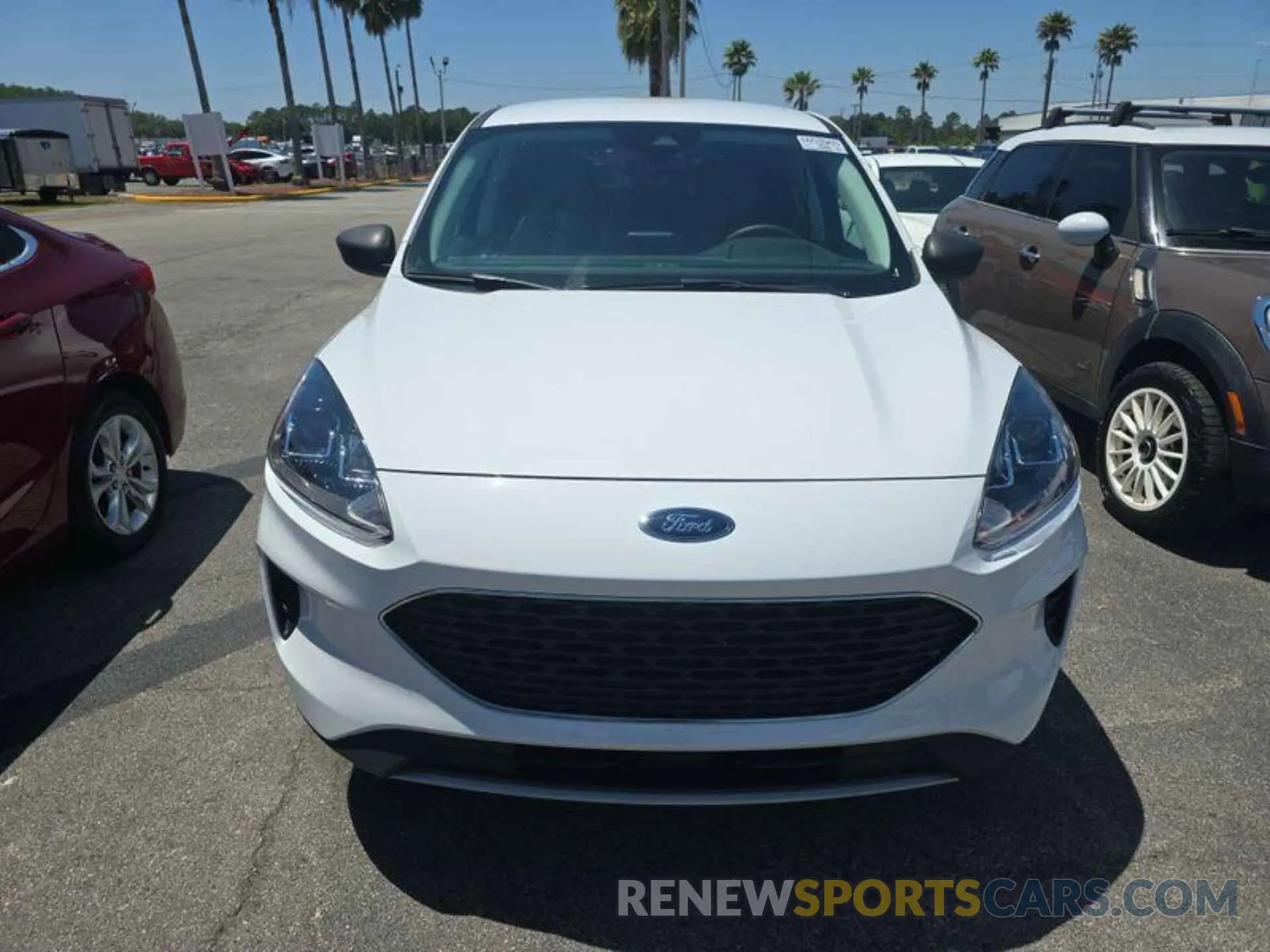 16 fotografías del automóvil dañado 1FMCU0G68NUA45601 FORD ESCAPE 2022