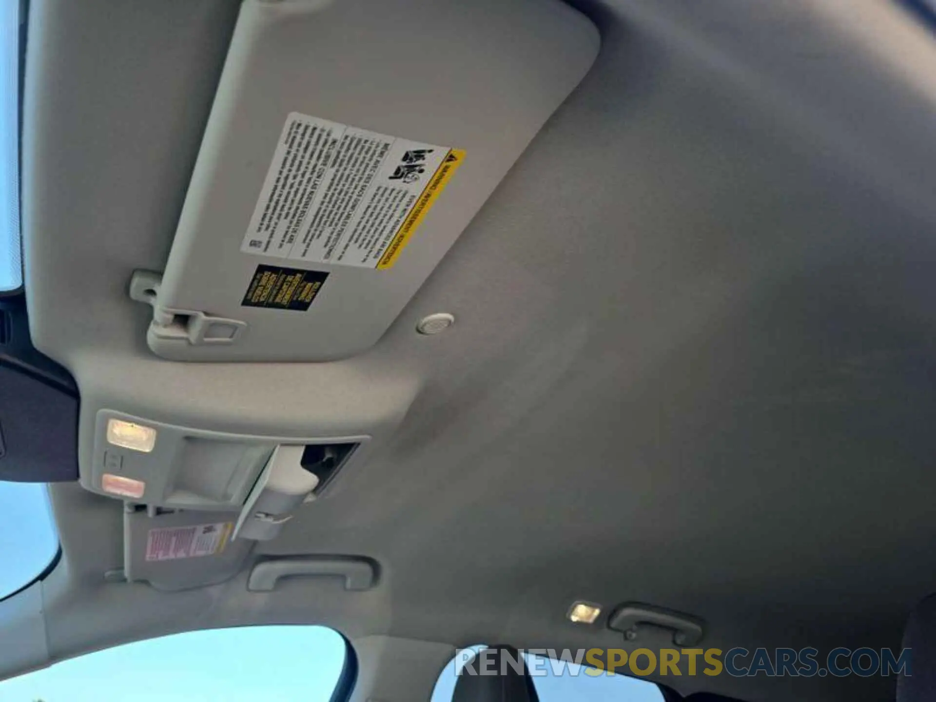 4 fotografías del automóvil dañado 1FMCU0G68NUA45601 FORD ESCAPE 2022