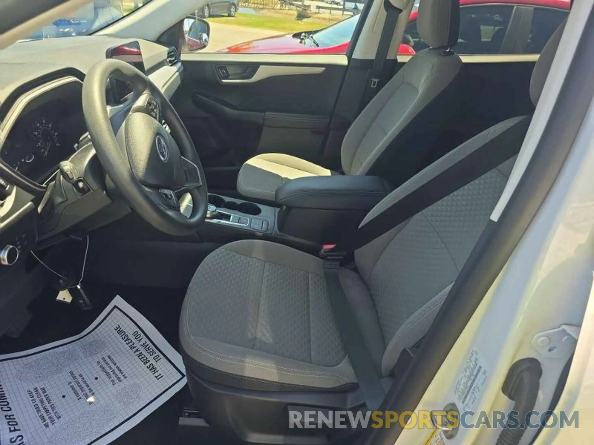9 fotografías del automóvil dañado 1FMCU0G68NUA45601 FORD ESCAPE 2022