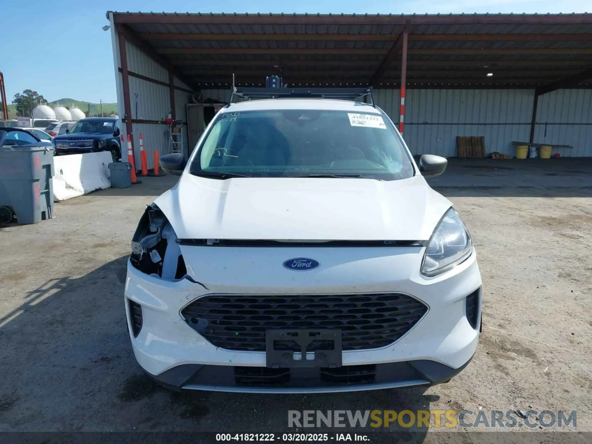 13 fotografías del automóvil dañado 1FMCU0G68NUA66965 FORD ESCAPE 2022