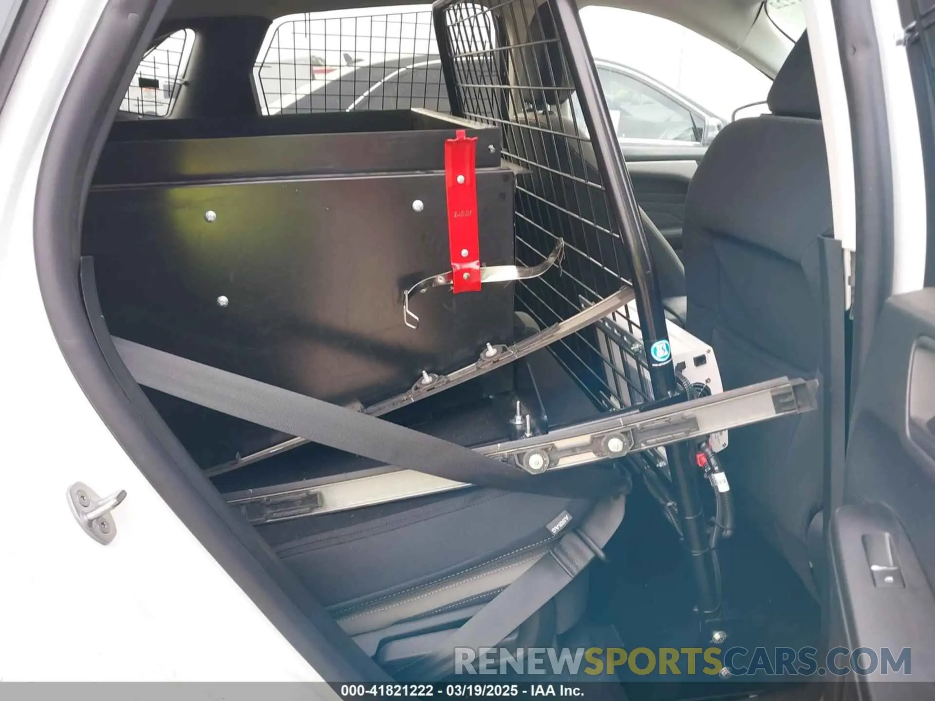 8 fotografías del automóvil dañado 1FMCU0G68NUA66965 FORD ESCAPE 2022