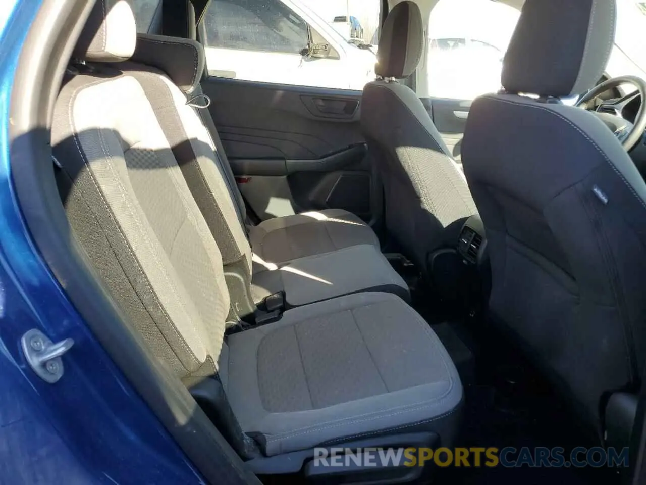 11 fotografías del automóvil dañado 1FMCU0G68NUB30678 FORD ESCAPE 2022