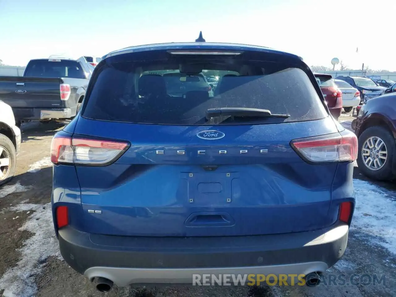 6 fotografías del automóvil dañado 1FMCU0G68NUB30678 FORD ESCAPE 2022