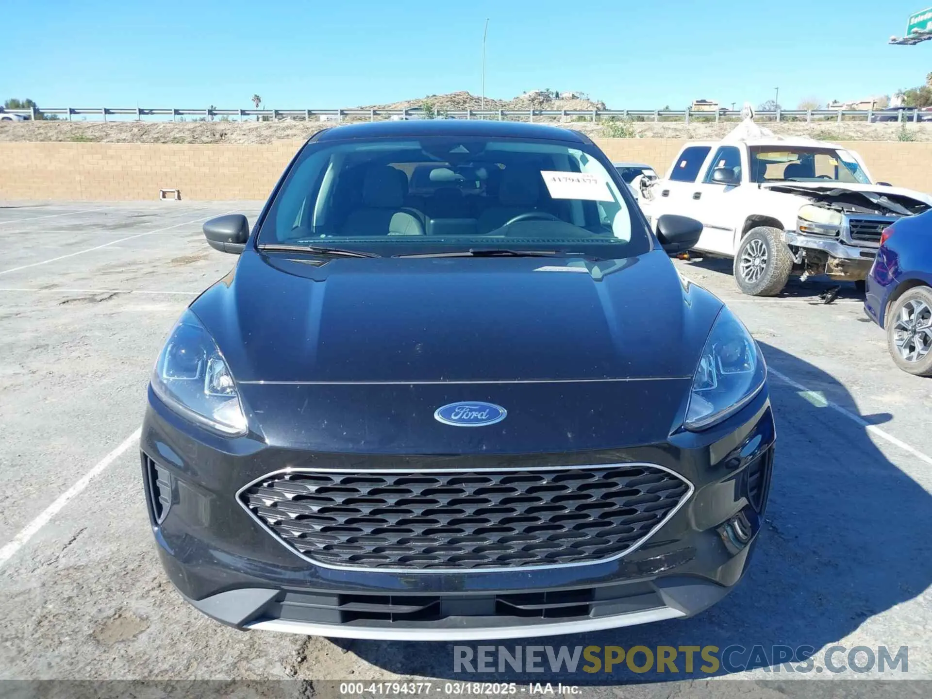 12 fotografías del automóvil dañado 1FMCU0G68NUB30924 FORD ESCAPE 2022