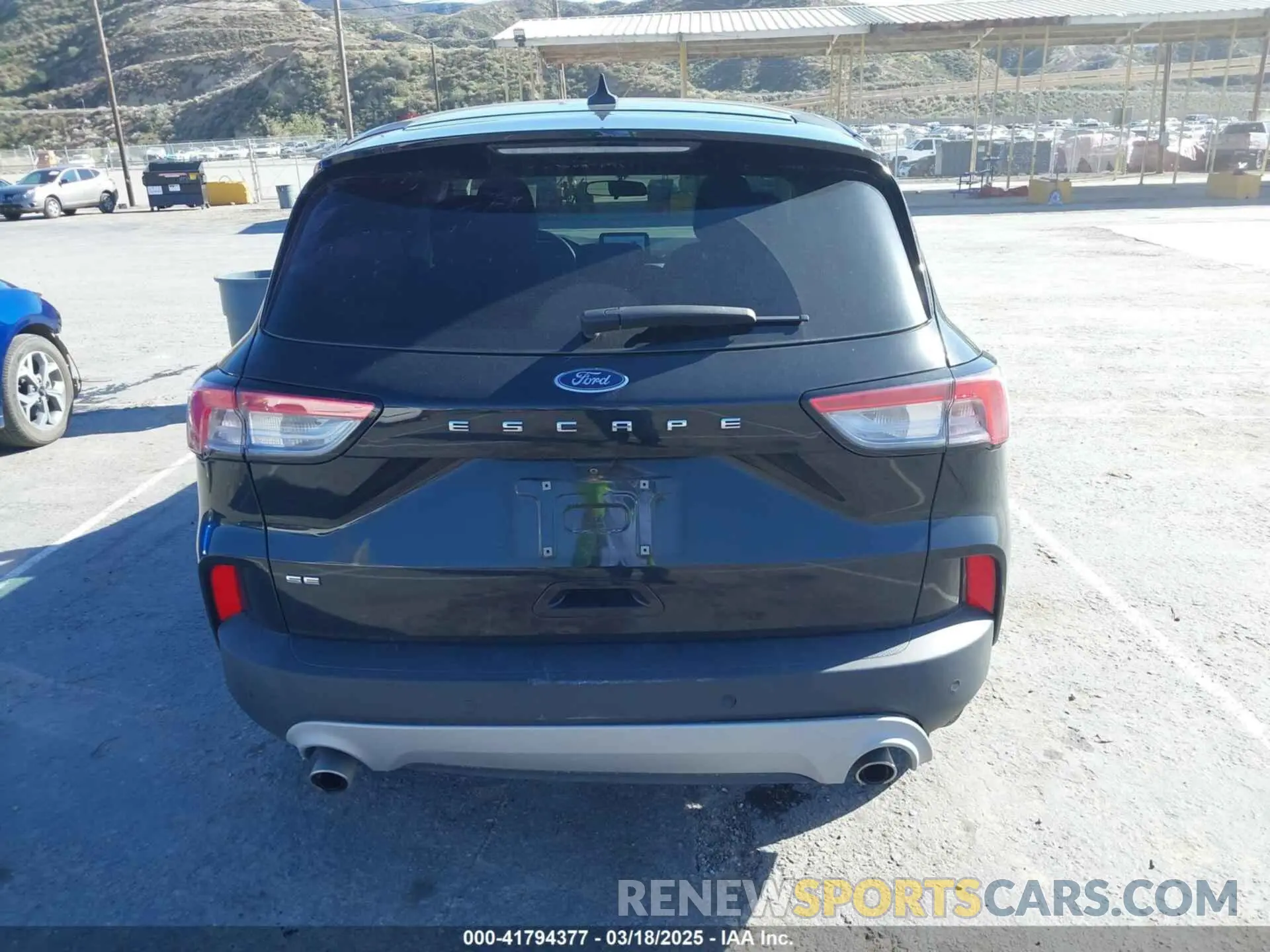 16 fotografías del automóvil dañado 1FMCU0G68NUB30924 FORD ESCAPE 2022