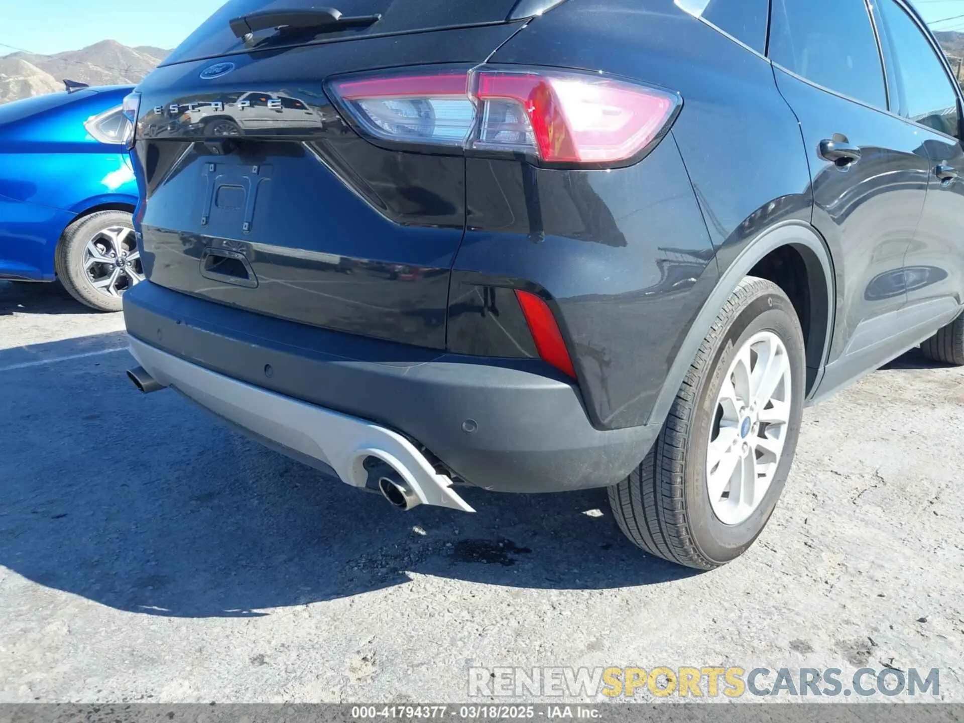 6 fotografías del automóvil dañado 1FMCU0G68NUB30924 FORD ESCAPE 2022
