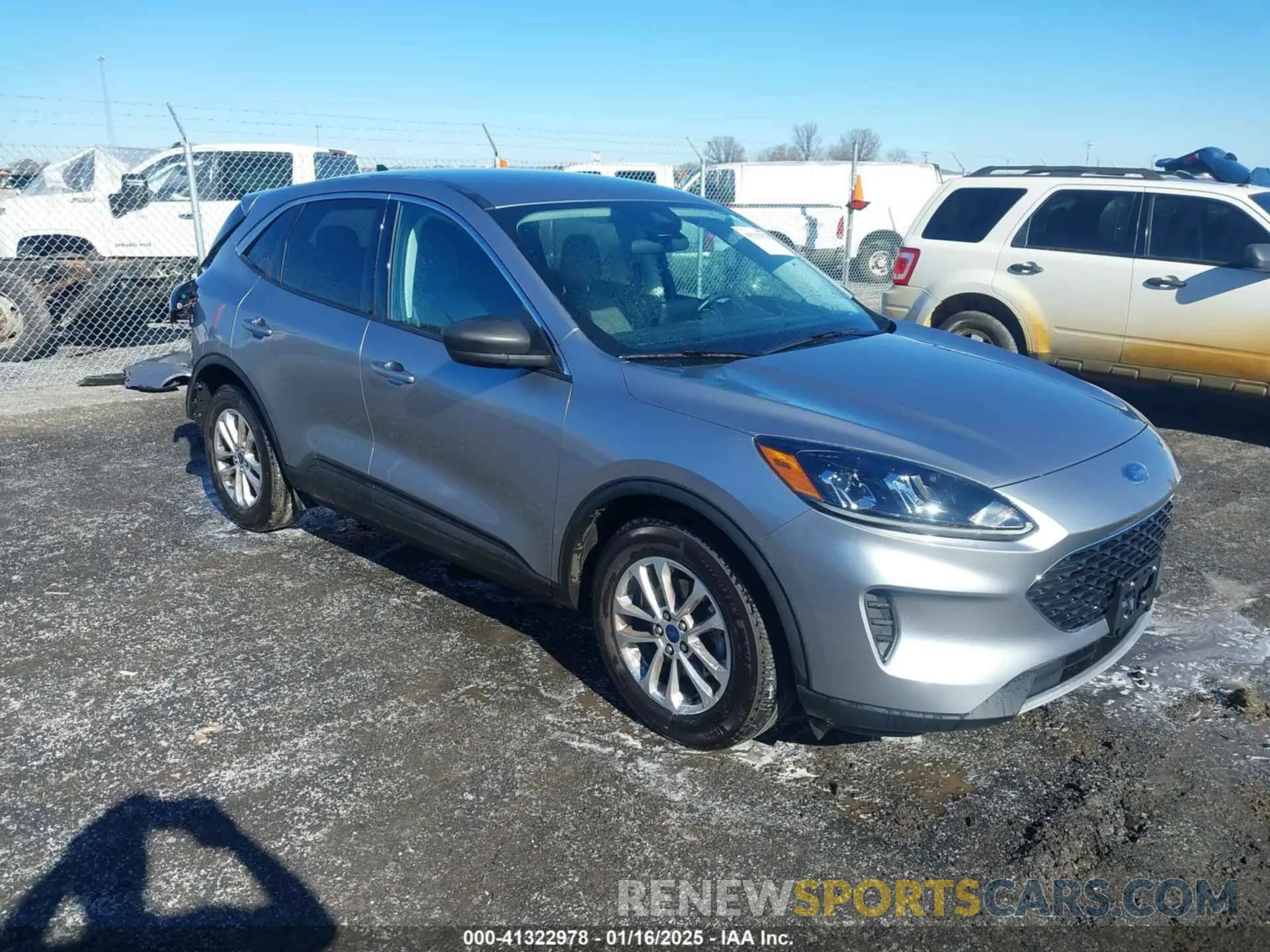 1 fotografías del automóvil dañado 1FMCU0G68NUB82635 FORD ESCAPE 2022
