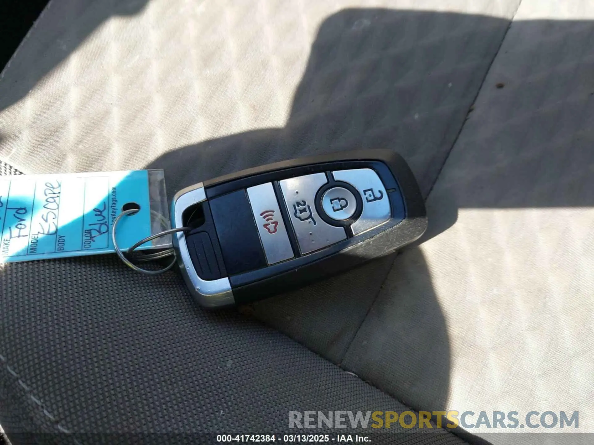 11 fotografías del automóvil dañado 1FMCU0G68NUB88760 FORD ESCAPE 2022