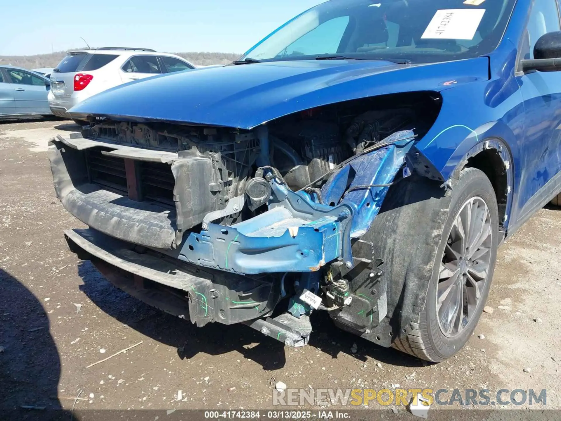 6 fotografías del automóvil dañado 1FMCU0G68NUB88760 FORD ESCAPE 2022