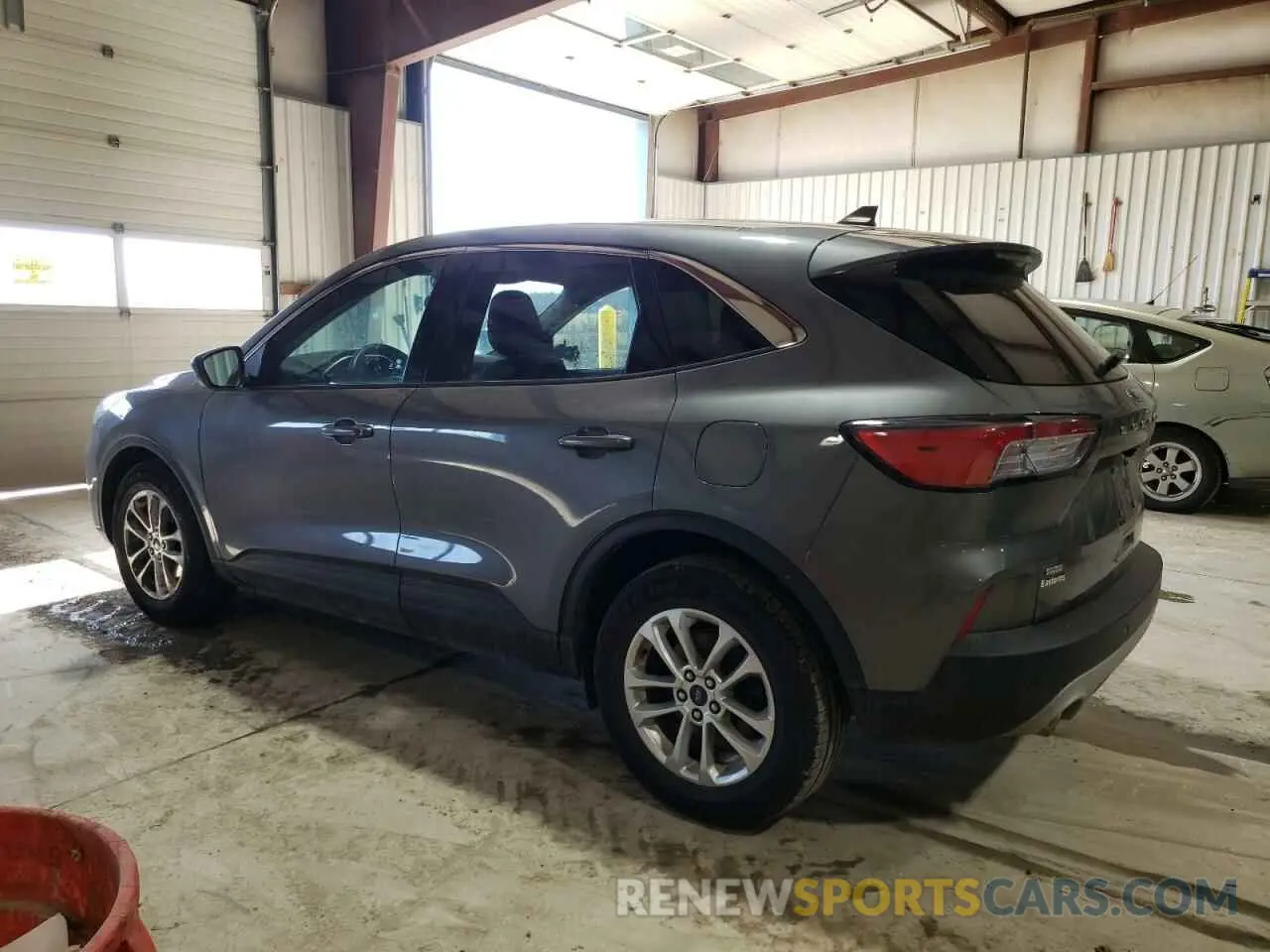 2 fotografías del automóvil dañado 1FMCU0G69NUA55120 FORD ESCAPE 2022