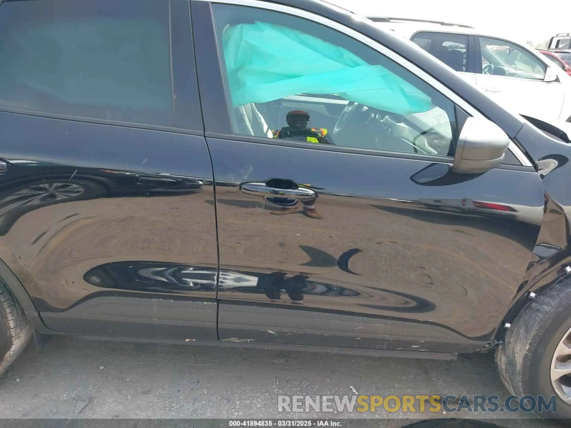 12 fotografías del automóvil dañado 1FMCU0G69NUA91843 FORD ESCAPE 2022