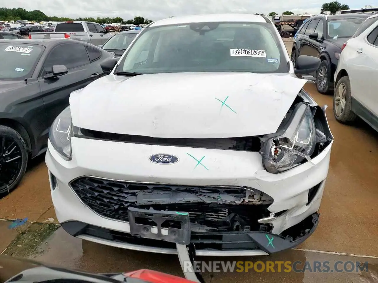 5 fotografías del automóvil dañado 1FMCU0G69NUB01335 FORD ESCAPE 2022