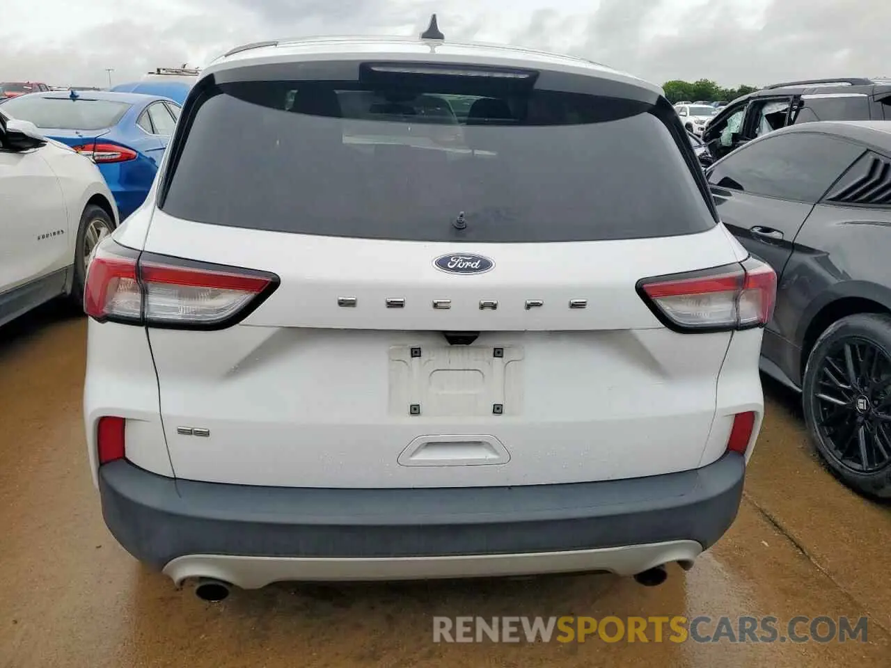 6 fotografías del automóvil dañado 1FMCU0G69NUB01335 FORD ESCAPE 2022