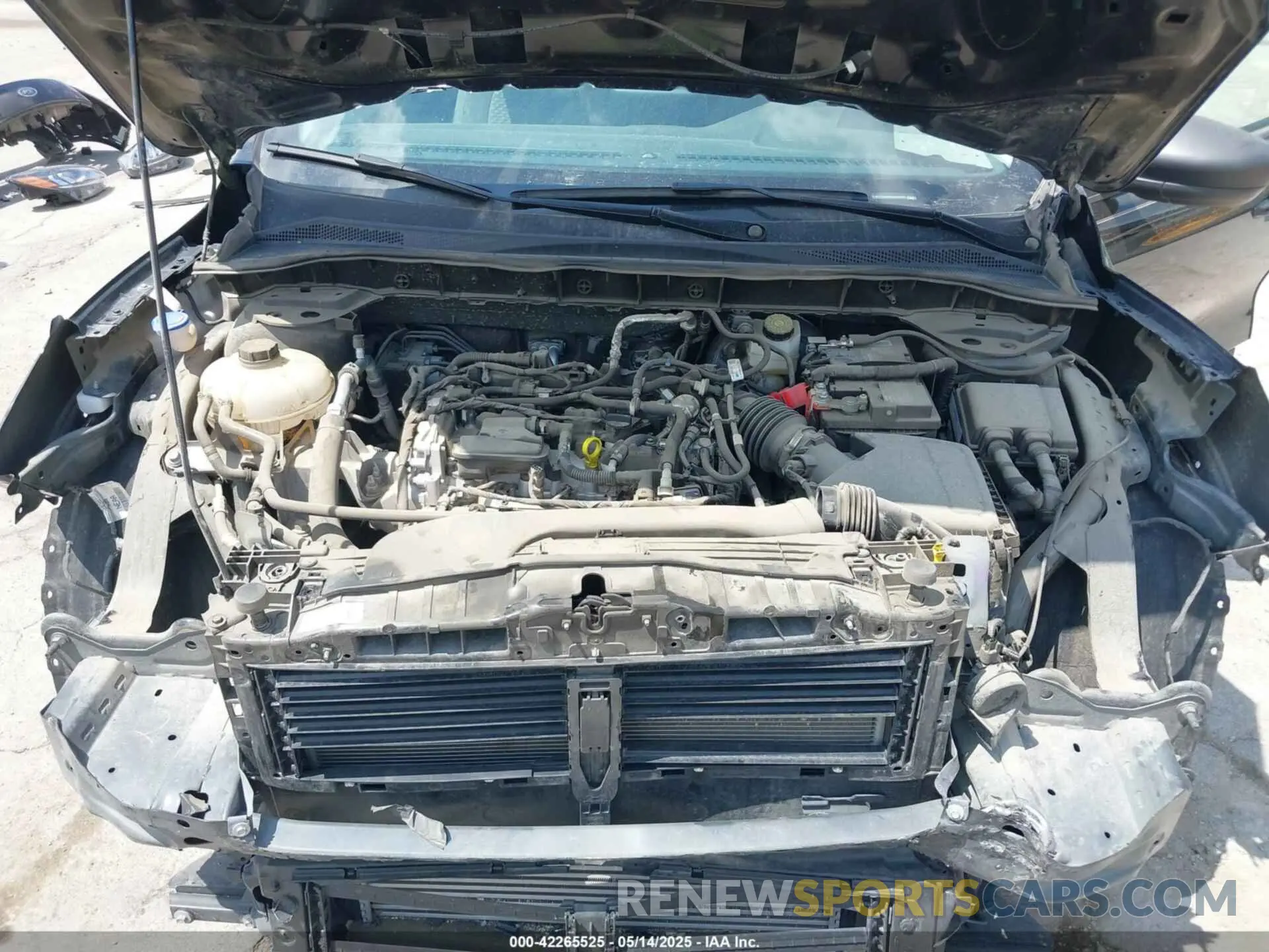 10 fotografías del automóvil dañado 1FMCU0G69NUB35565 FORD ESCAPE 2022